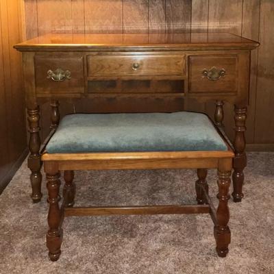 Sale Photo Thumbnail #27: Mirror in next lot is included in this lot 
Item located in bottom level so steps involved