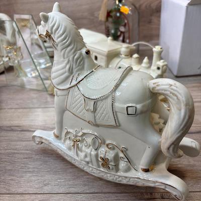 Sale Photo Thumbnail #166: Train engine is broken on top of see pictures