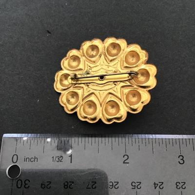 Pretty vintage, flower, brooch, blue cabochon Gold toned