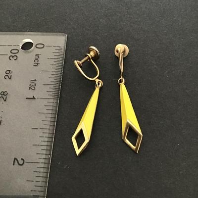 Cute mid century sunshine, yellow enamel screw back earrings