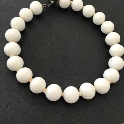 Vintage 1920s white milk, glass bead, chunky choker