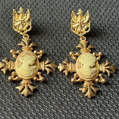 Sale Photo Thumbnail #211: See attached pictures