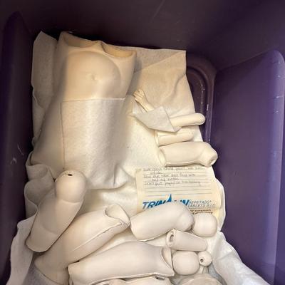 Sale Photo Thumbnail #585: See pics. In tote