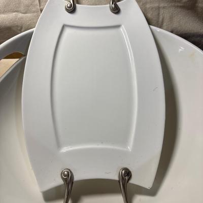 Two serving pieces with cocktail cloth napkins!