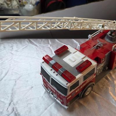 Tonka Rescue Force Fire Department Ladder Truck – Motorized Lights & Sounds Fire Engine