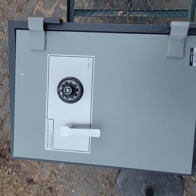 Sale Photo Thumbnail #701: Has the combination and a shelf but it looks like one clip for the shelf is missing, it's is not a proprietary clip