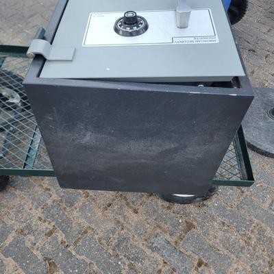 Sale Photo Thumbnail #703: Has the combination and a shelf but it looks like one clip for the shelf is missing, it's is not a proprietary clip