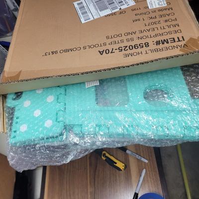 Sale Photo Thumbnail #726: Opened only to photgraph