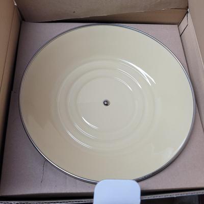 Sale Photo Thumbnail #764: Stockpot only opened to verify color. This one is blue.