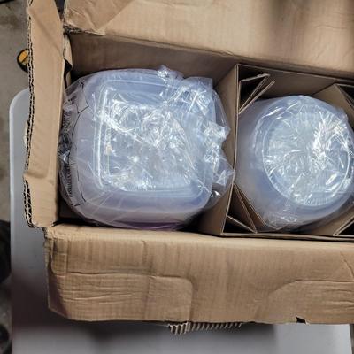 Sale Photo Thumbnail #779: Containers are new and heavy duty locking kitchen containers