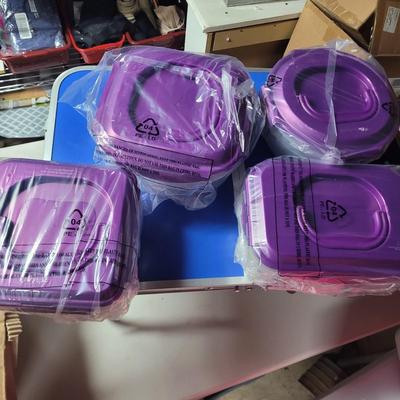 Sale Photo Thumbnail #780: Containers are new and heavy duty locking kitchen containers