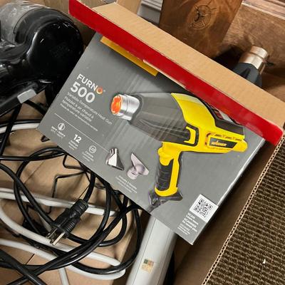 WDTR  Heat Gun and a Hand Held Vacuum Plus Cords