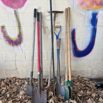  Shed Shovels and Post Hole Digger