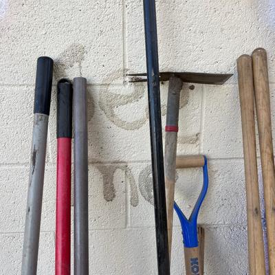  Shed Shovels and Post Hole Digger