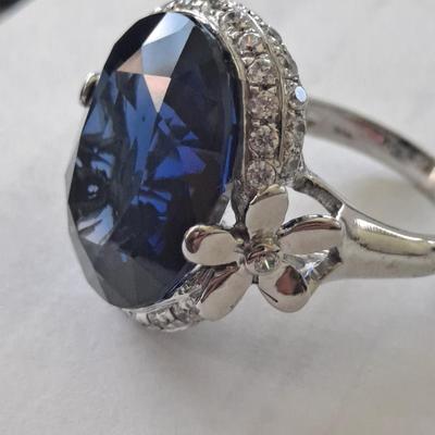 GIA CERTIFIED LAB GROWN SAPPHIRE RING