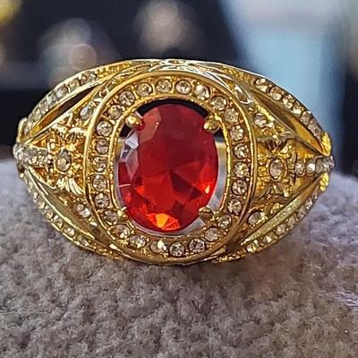 Beautiful Fashion Ring Size 8