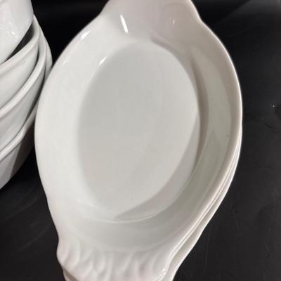 Lot of seven oval baking dishes!