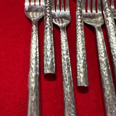 Four place setting hammered design flatware!