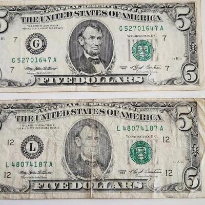 Two $5 Federal Reserve Notes - Lot F