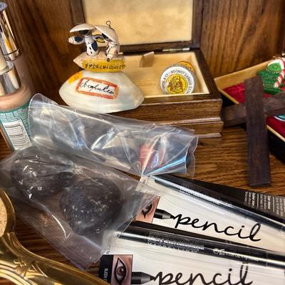 Bathroom group with brush & mirror