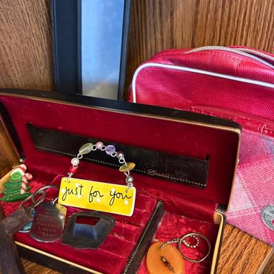 Bathroom group with brush & mirror