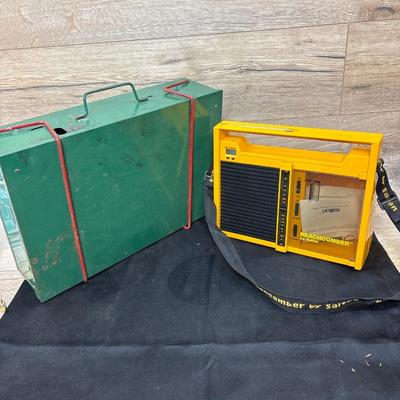 Beachcomber radio and camp stove