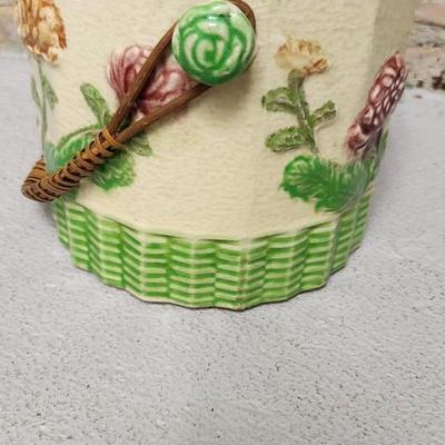 Sale Photo Thumbnail #75: Notice the crack on the lid. Otherwise good antique condition