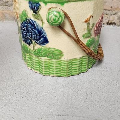 Sale Photo Thumbnail #73: Notice the crack on the lid. Otherwise good antique condition