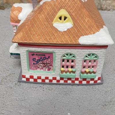 Sale Photo Thumbnail #242: Some damaged pieces of Dept 56 Snow village