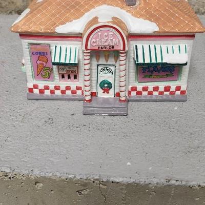 Sale Photo Thumbnail #241: Some damaged pieces of Dept 56 Snow village