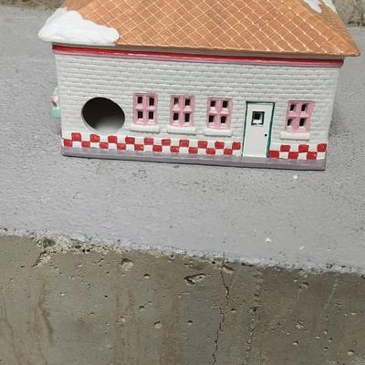 Sale Photo Thumbnail #243: Some damaged pieces of Dept 56 Snow village