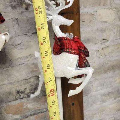 Sale Photo Thumbnail #325: Lot of white winter/Christmas type decor