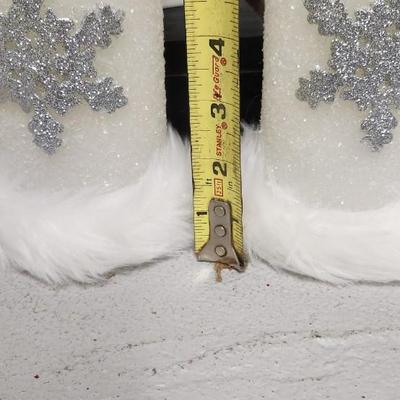 Sale Photo Thumbnail #322: Lot of white winter/Christmas type decor