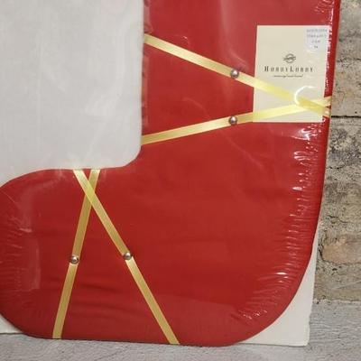 Sale Photo Thumbnail #367: 2 blankets and 3 card holders...2 stockings and a Santa hat