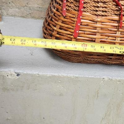 Sale Photo Thumbnail #399: Big picnic basket with plates, bowls, cups tablecloth and napkins...so cute