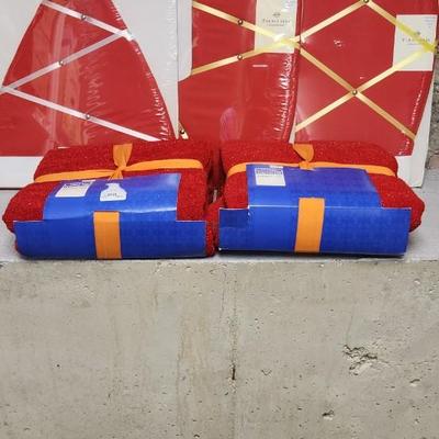 Sale Photo Thumbnail #445: Similar to the other lot but this has 3 different card board. Great blankets