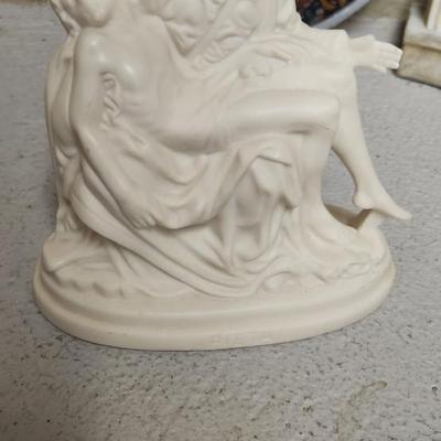 Sale Photo Thumbnail #455: Nice lot of faith based decor