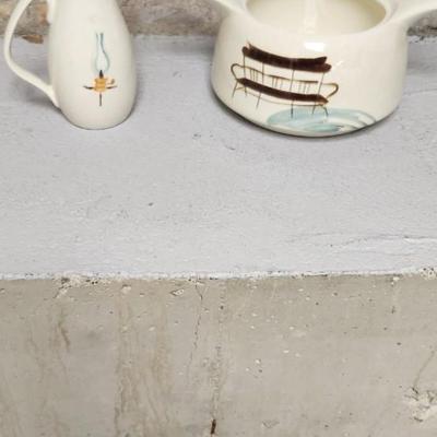 Sale Photo Thumbnail #483: Red Wing Hearthside pieces