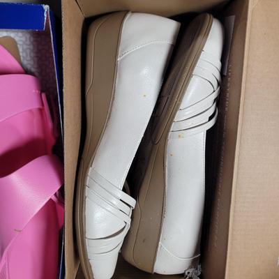 Sale Photo Thumbnail #810: I think neither pair have been worn based on the bottom but the sensible shoes do have something on them, ot looks like drops of ketchup, did wipe off when attempted but I did not clean them