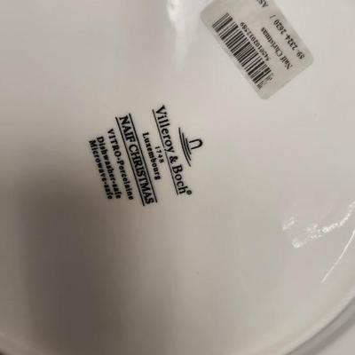 Sale Photo Thumbnail #620: Nice lot with holiday porcelain, large glass platter, hearth scarf