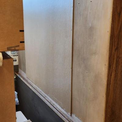 Sale Photo Thumbnail #642: Solid oak dresser with shadowbox mirror top. Pieces come apart...bring help loading