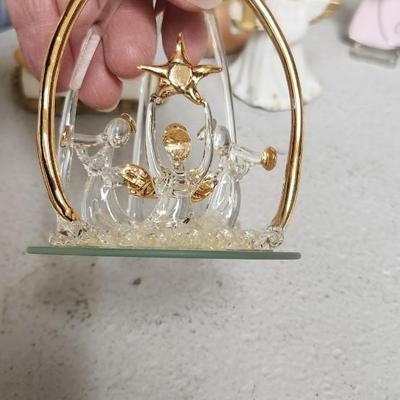 Sale Photo Thumbnail #659: Angels and Nativity pieces