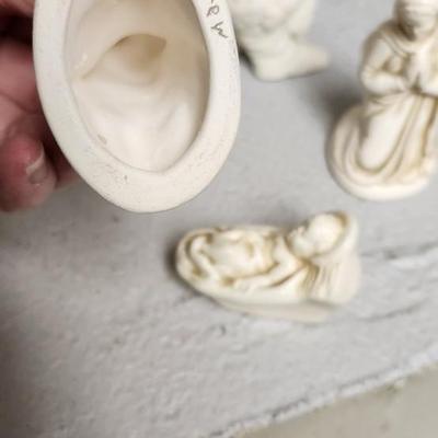 Sale Photo Thumbnail #661: Angels and Nativity pieces