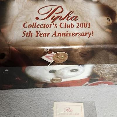 Sale Photo Thumbnail #696: Pipka collectors club figure and ornament in boxes from 2003 and 2004