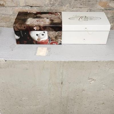 Sale Photo Thumbnail #695: Pipka collectors club figure and ornament in boxes from 2003 and 2004