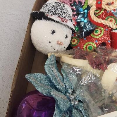 Sale Photo Thumbnail #718: Misc remaining flat of ornaments