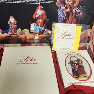 Sale Photo Thumbnail #782: Pipka collectors club figurine, ornament and box for both 2005 and 2006