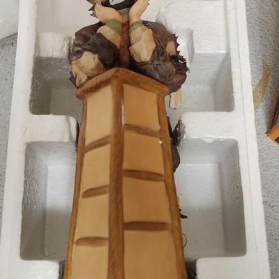 Sale Photo Thumbnail #804: Emmitt Kelly Jr figurine