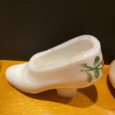 Vintage souvenir shoe and pitcher