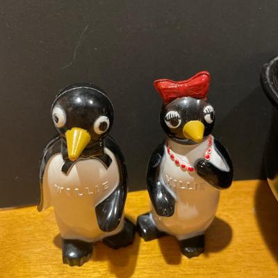 Plastic Penguin S&P with black bowl